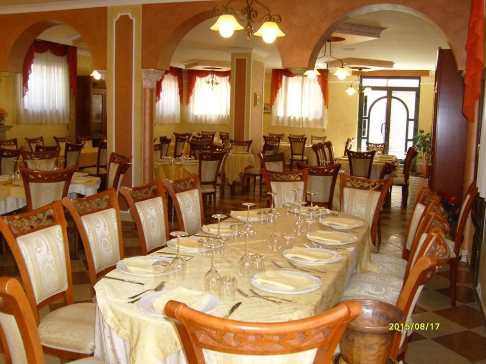 Hotel Ristorante Degli Amici Mongiana المظهر الخارجي الصورة