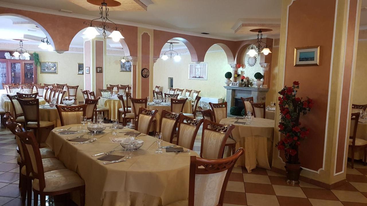 Hotel Ristorante Degli Amici Mongiana المظهر الخارجي الصورة